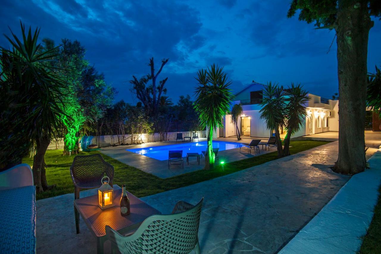 Bella Foresta Villa II Ixia  Exteriér fotografie